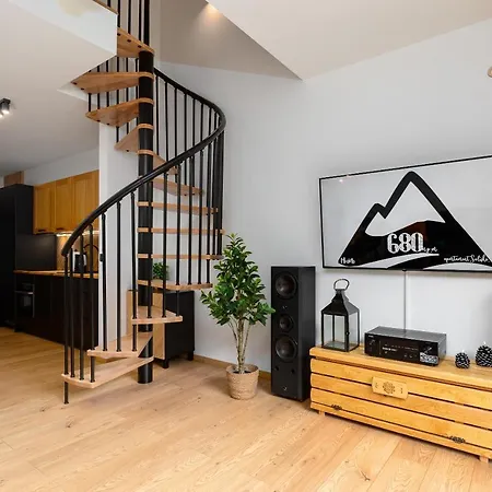 680n.p.m Apartament *